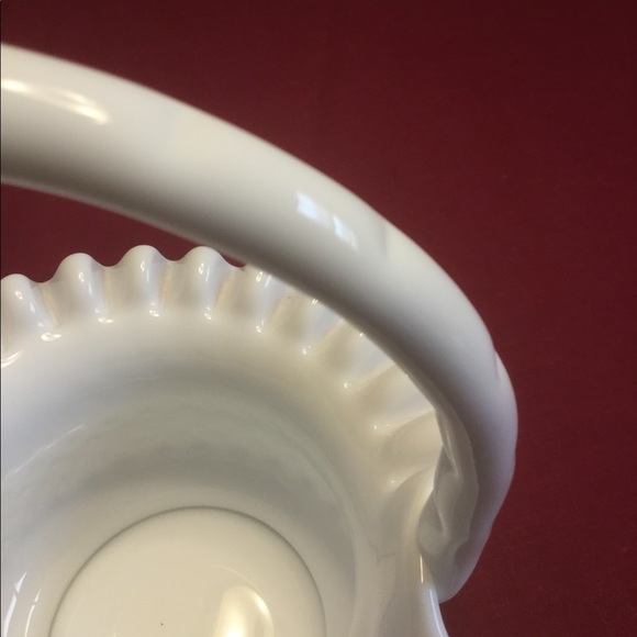 Fenton Hobnail Basket - Picture 5 of 6